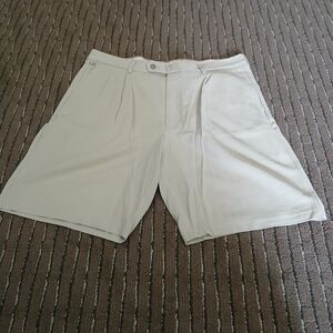 Tommy Bahama Silk Blend Flat Front Tan Shorts Men's Size 36